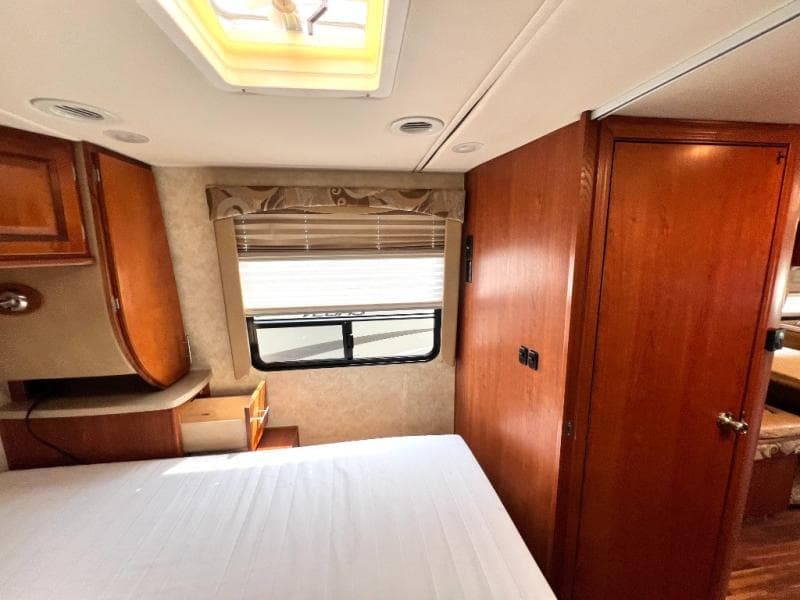 2013 Coachmen 2013 Coachmen Concord - thumbnail 48