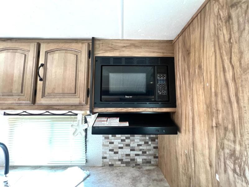 2018 Coachmen 2018 Coachmen FREEDOM EXPRESS - thumbnail 18