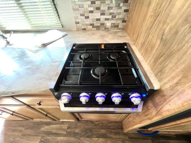 2018 Coachmen 2018 Coachmen FREEDOM EXPRESS - thumbnail 19