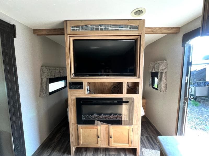 2018 Coachmen 2018 Coachmen FREEDOM EXPRESS - thumbnail 25