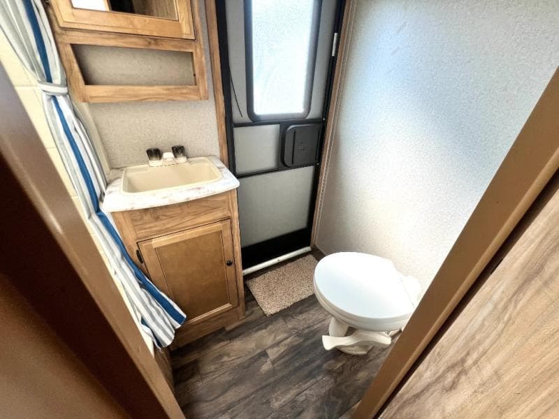 2018 Coachmen 2018 Coachmen FREEDOM EXPRESS - thumbnail 32