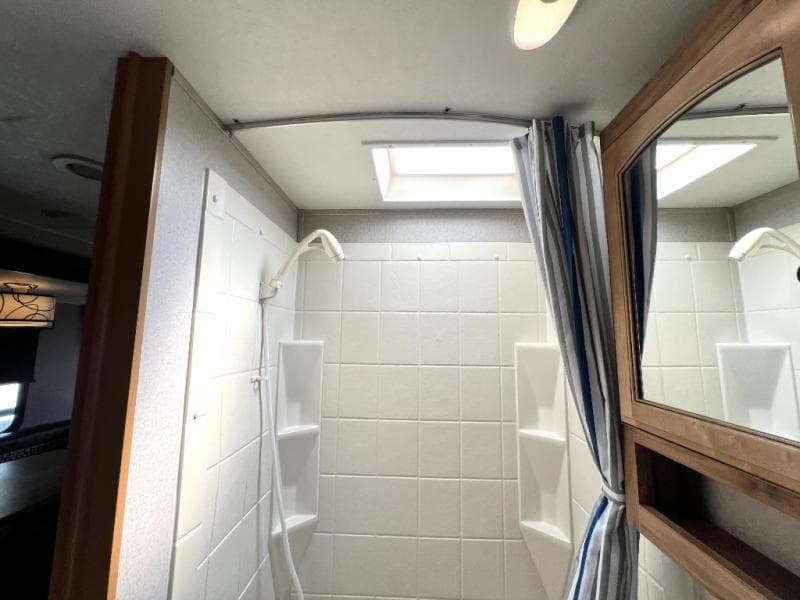 2018 Coachmen 2018 Coachmen FREEDOM EXPRESS - thumbnail 36