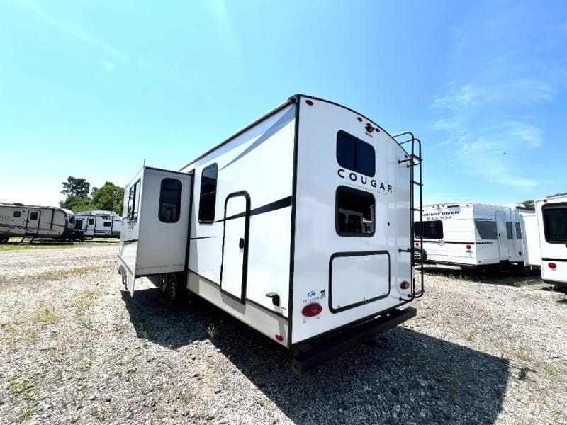 2024 Keystone 2024 Keystone Cougar Half-Ton - thumbnail 9