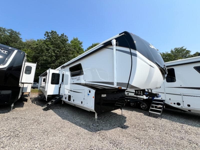 2026 Jayco 2026 Jayco Pinnacle - thumbnail 3