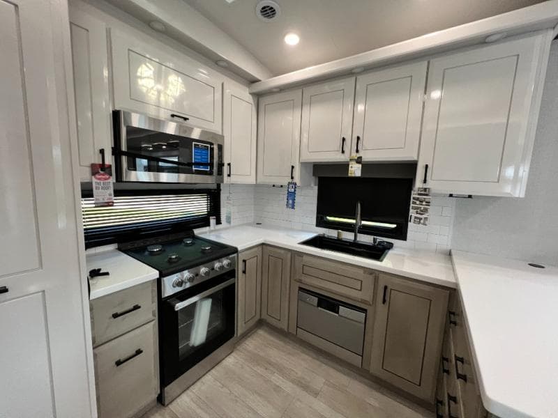 2026 Jayco 2026 Jayco Pinnacle - thumbnail 29