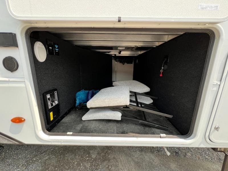 2023 Grand Design 2023 Grand Design Solitude - thumbnail 11