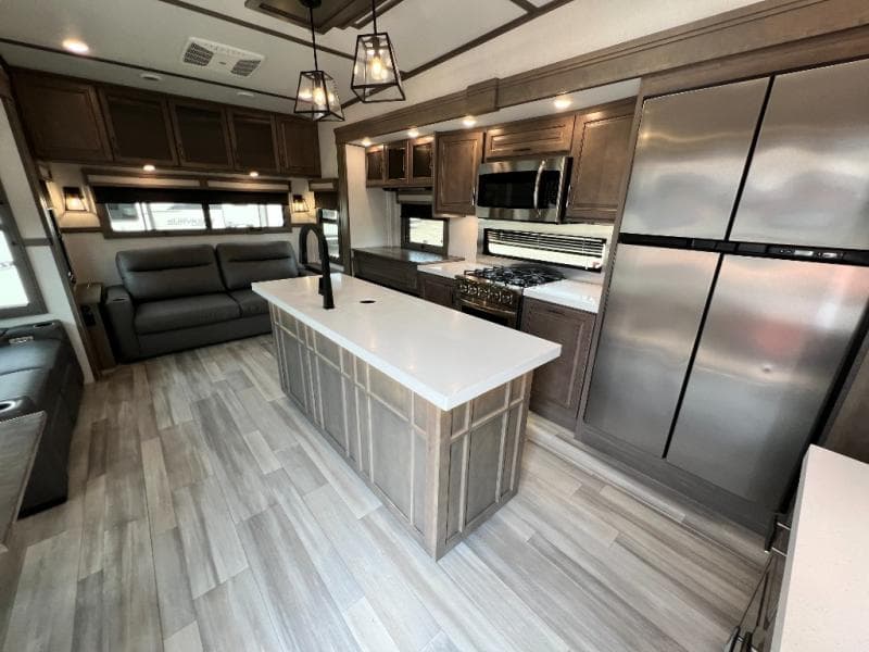 2023 Grand Design 2023 Grand Design Solitude - thumbnail 14