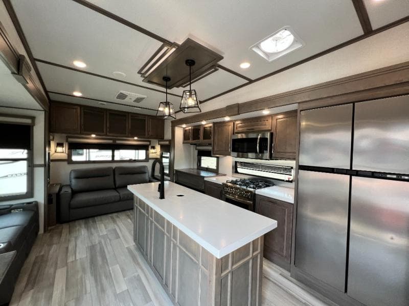 2023 Grand Design 2023 Grand Design Solitude - thumbnail 15