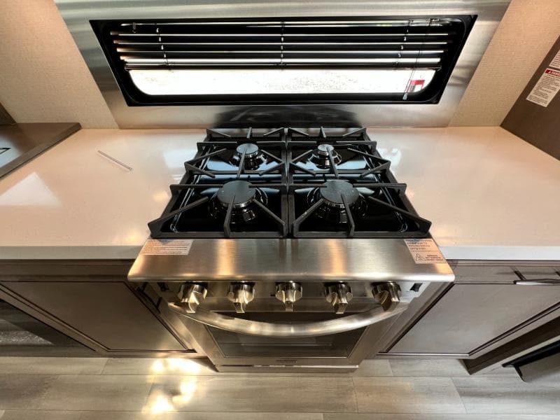 2023 Grand Design 2023 Grand Design Solitude - thumbnail 26