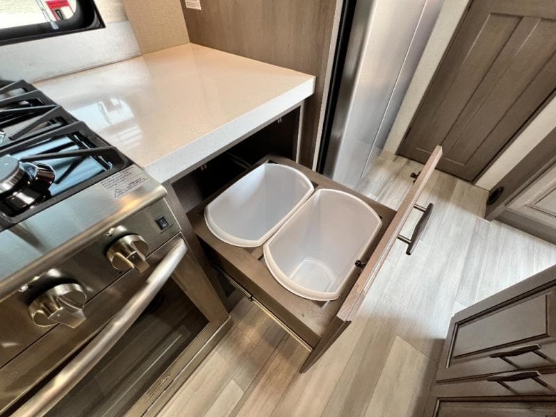 2023 Grand Design 2023 Grand Design Solitude - thumbnail 29