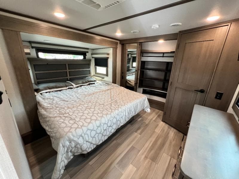 2023 Grand Design 2023 Grand Design Solitude - thumbnail 46