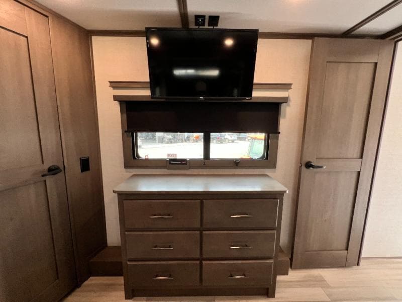 2023 Grand Design 2023 Grand Design Solitude - thumbnail 52