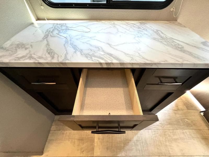 2021 Grand Design 2021 Grand Design Momentum G-Class - thumbnail 4