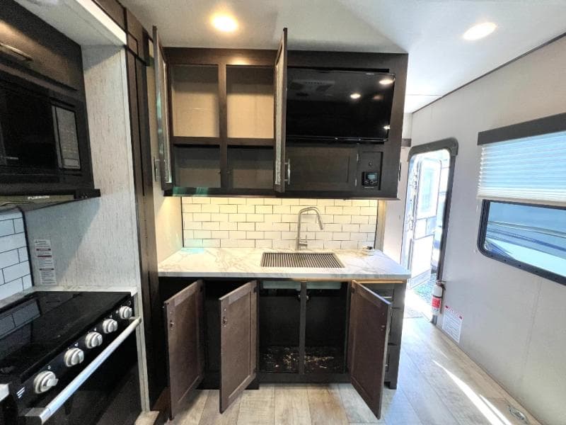 2021 Grand Design 2021 Grand Design Momentum G-Class - thumbnail 26