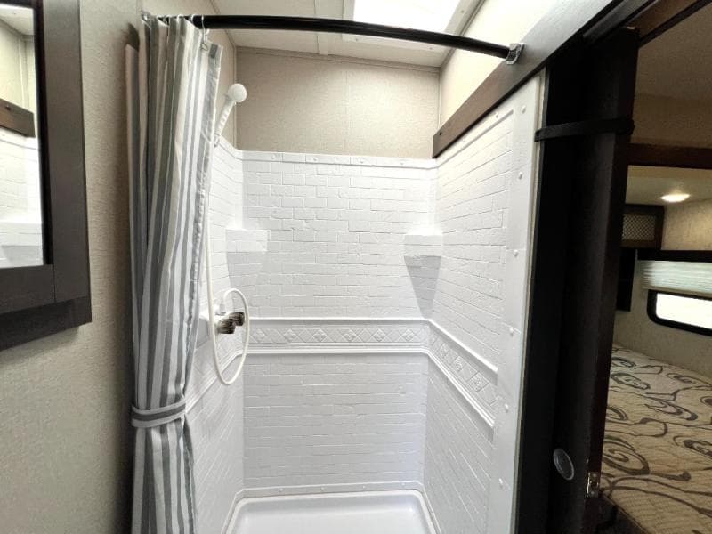 2021 Grand Design 2021 Grand Design Momentum G-Class - thumbnail 34