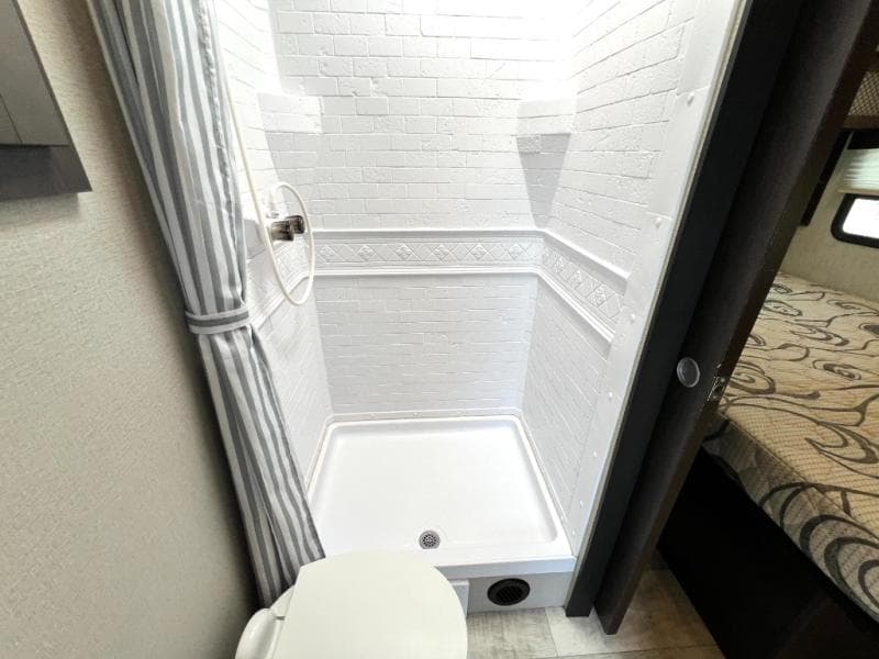 2021 Grand Design 2021 Grand Design Momentum G-Class - thumbnail 35