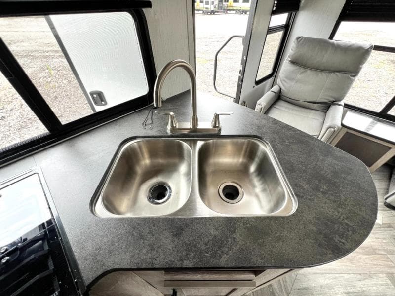 2022 Heartland 2022 Heartland Prowler - thumbnail 27