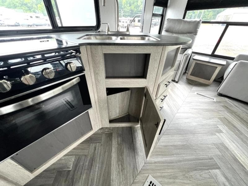 2022 Heartland 2022 Heartland Prowler - thumbnail 28