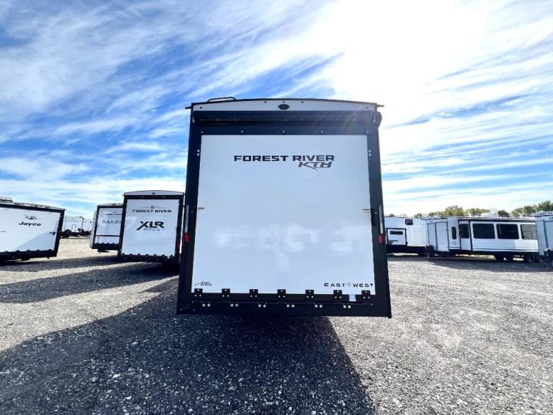 2026 East To West 2026 East To West Alta Toy Hauler - thumbnail 10