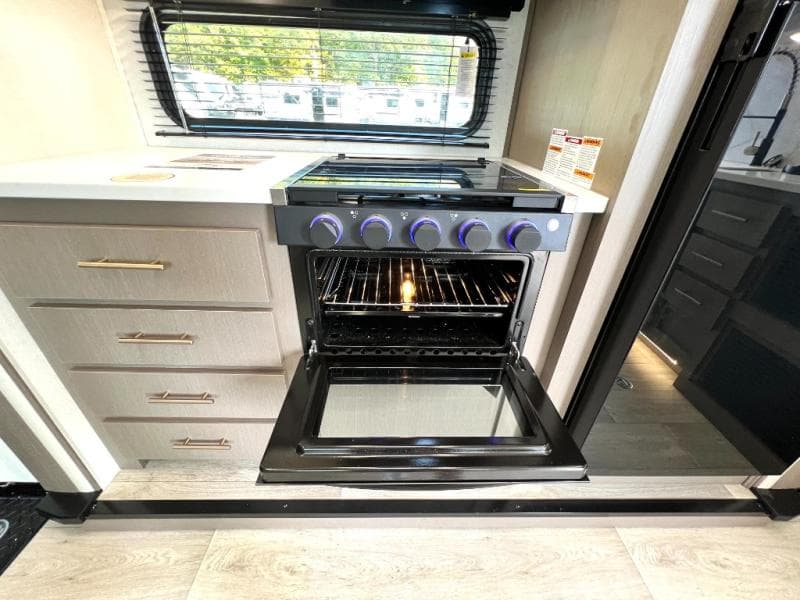 2026 East To West 2026 East To West Alta Toy Hauler - thumbnail 25