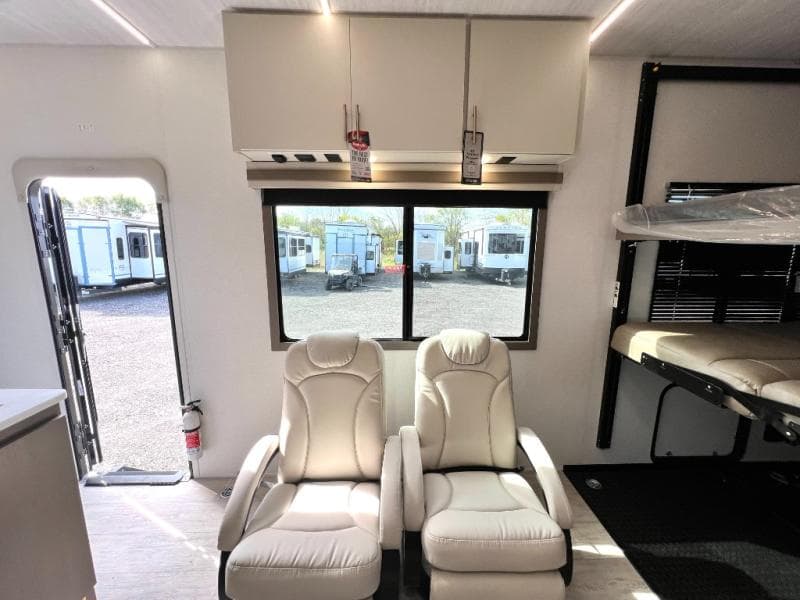 2026 East To West 2026 East To West Alta Toy Hauler - thumbnail 30