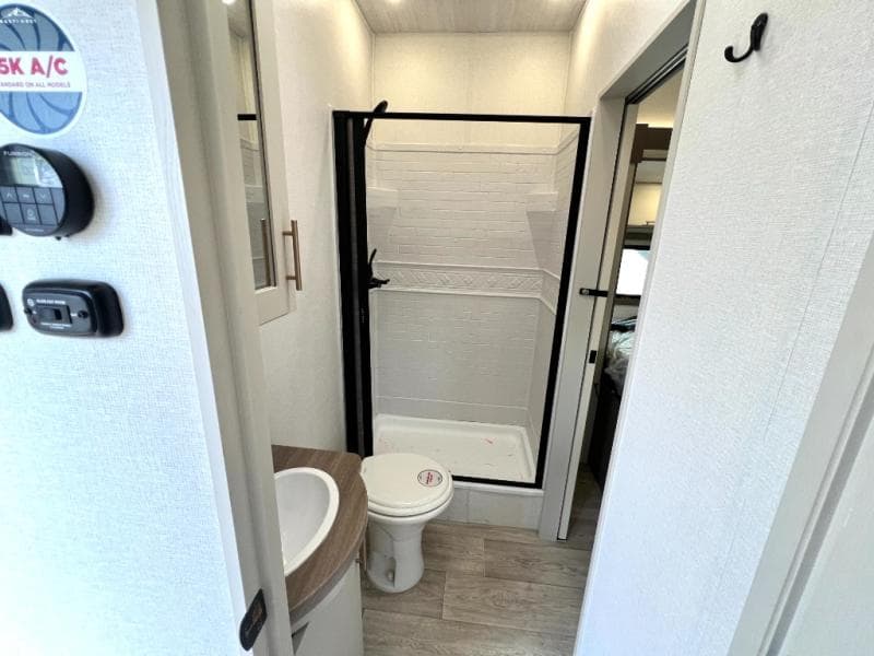 2026 East To West 2026 East To West Alta Toy Hauler - thumbnail 31