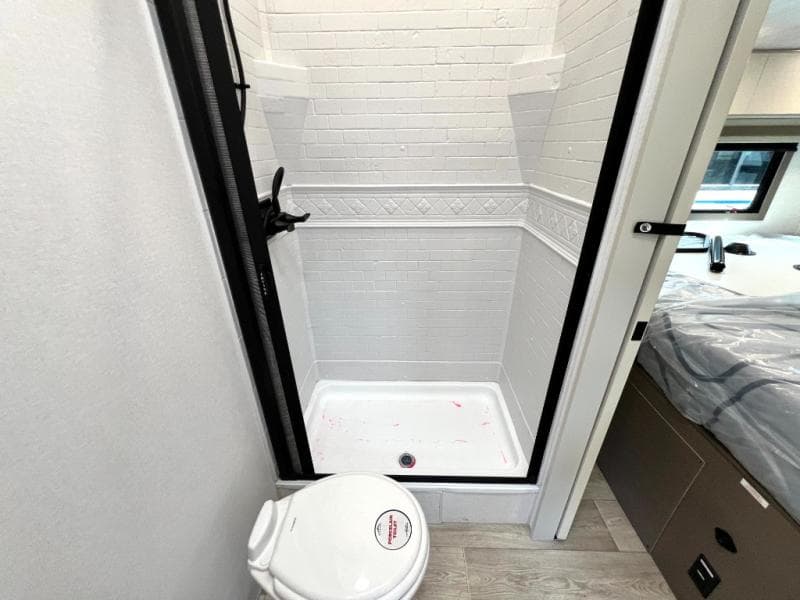 2026 East To West 2026 East To West Alta Toy Hauler - thumbnail 33