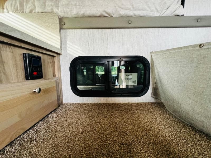 2023 Palomino 2023 Palomino Backpack - thumbnail 4