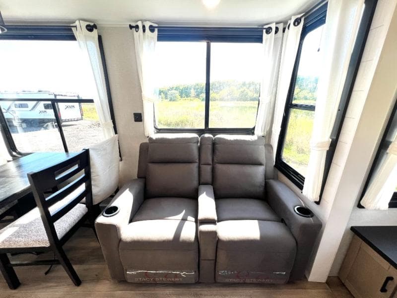 2026 Jayco 2026 Jayco Jay Flight Bungalow - thumbnail 14