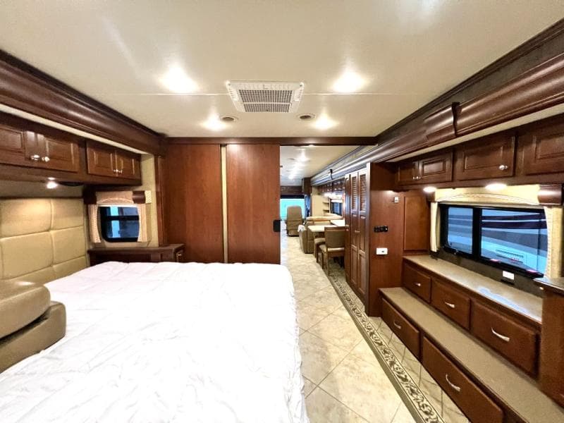 2014 Thor Motor Coach 2014 Thor Motor Coach TUSCANY XTE - thumbnail 3