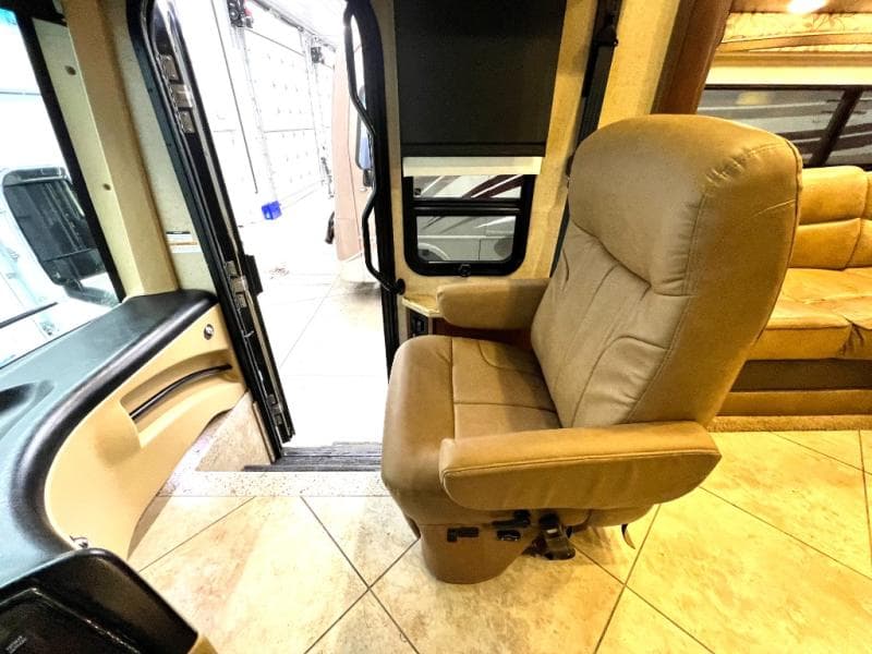 2014 Thor Motor Coach 2014 Thor Motor Coach TUSCANY XTE - thumbnail 25