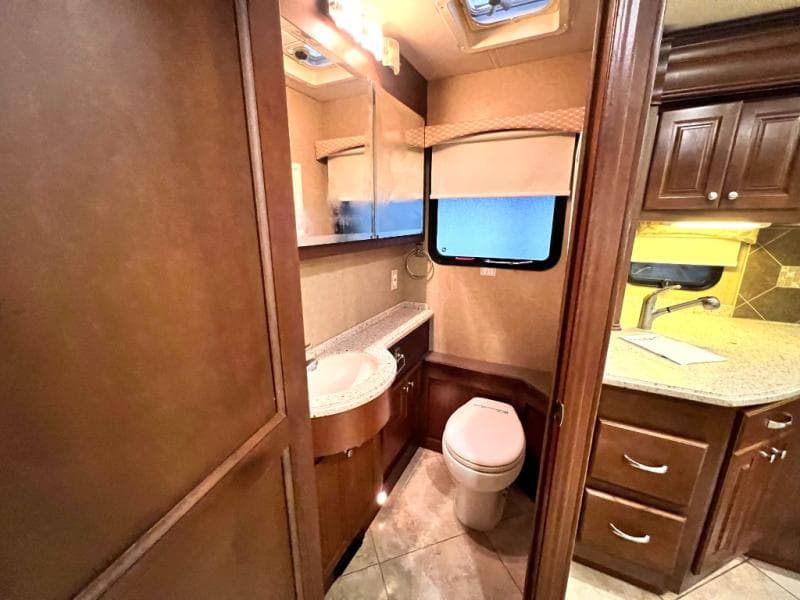 2014 Thor Motor Coach 2014 Thor Motor Coach TUSCANY XTE - thumbnail 38