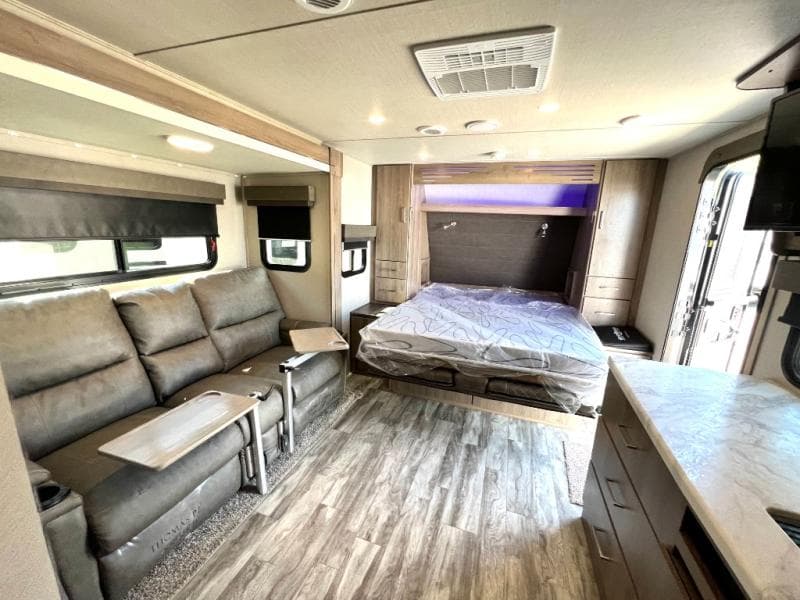 2022 Grand Design 2022 Grand Design Imagine XLS - thumbnail 3