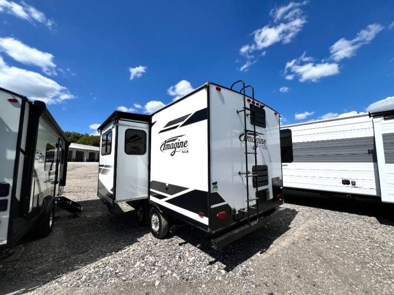 2022 Grand Design 2022 Grand Design Imagine XLS - thumbnail 8