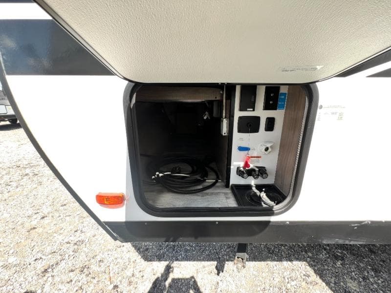 2022 Grand Design 2022 Grand Design Imagine XLS - thumbnail 13