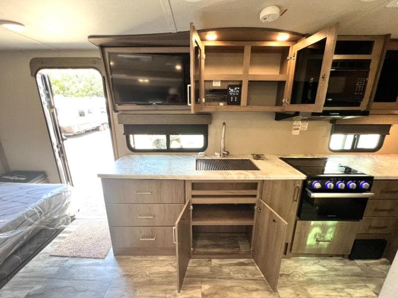 2022 Grand Design 2022 Grand Design Imagine XLS - thumbnail 24