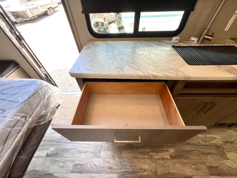 2022 Grand Design 2022 Grand Design Imagine XLS - thumbnail 25