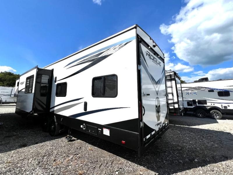 2022 Forest River 2022 Forest River Vengeance Rogue Armored - thumbnail 9