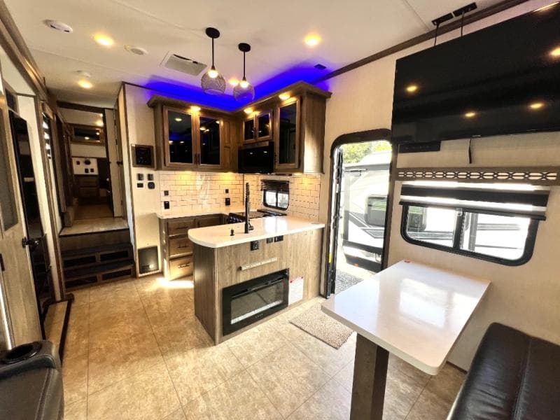 2022 Forest River 2022 Forest River Vengeance Rogue Armored - thumbnail 20