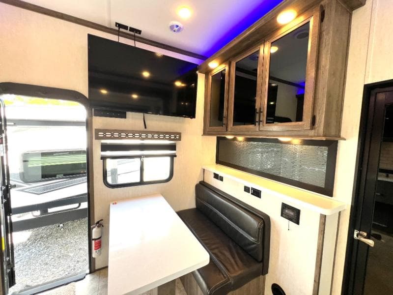 2022 Forest River 2022 Forest River Vengeance Rogue Armored - thumbnail 31