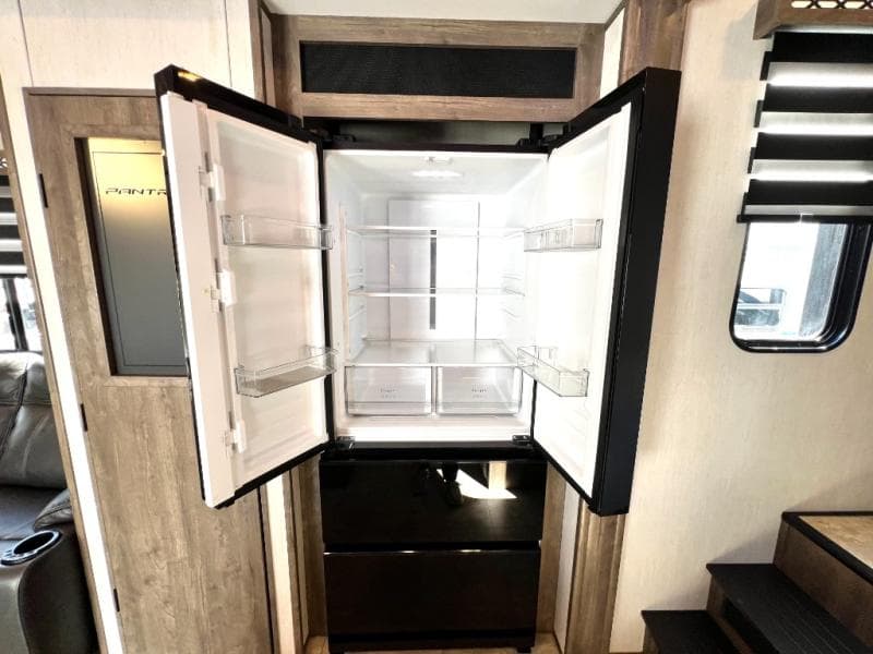 2022 Forest River 2022 Forest River Vengeance Rogue Armored - thumbnail 32