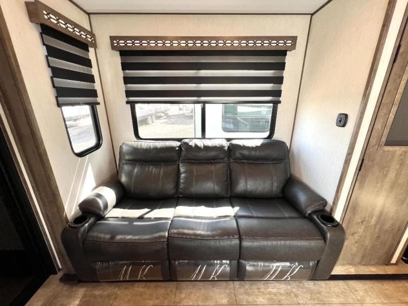 2022 Forest River 2022 Forest River Vengeance Rogue Armored - thumbnail 34