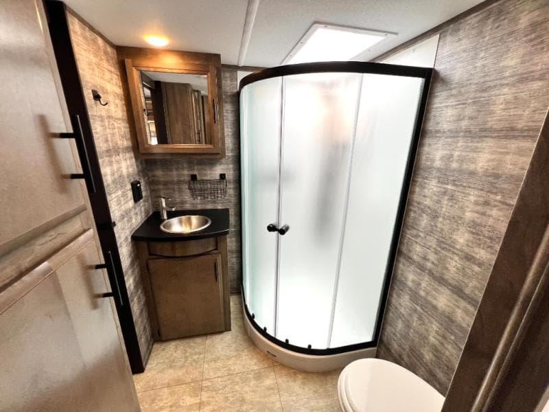 2022 Forest River 2022 Forest River Vengeance Rogue Armored - thumbnail 37