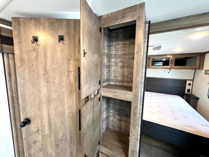 2022 Forest River 2022 Forest River Vengeance Rogue Armored - thumbnail 45