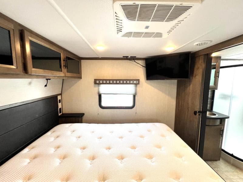 2022 Forest River 2022 Forest River Vengeance Rogue Armored - thumbnail 50