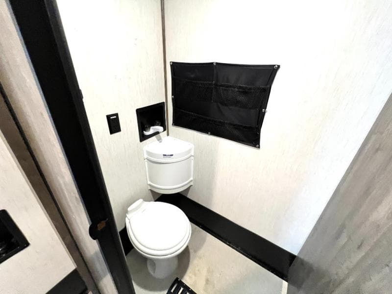 2022 Forest River 2022 Forest River Vengeance Rogue Armored - thumbnail 54