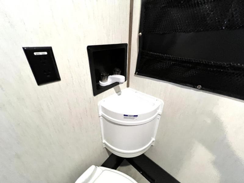 2022 Forest River 2022 Forest River Vengeance Rogue Armored - thumbnail 56