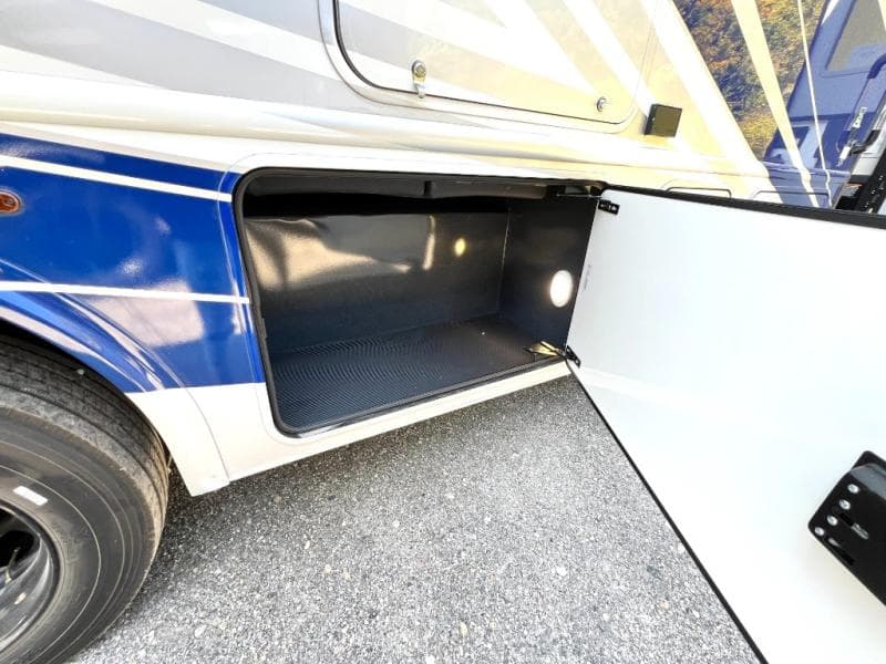 2026 NeXus RV 2026 NeXus RV Wraith - thumbnail 13