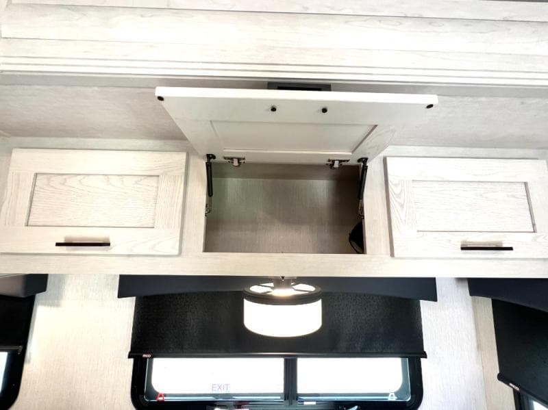 2026 NeXus RV 2026 NeXus RV Wraith - thumbnail 26