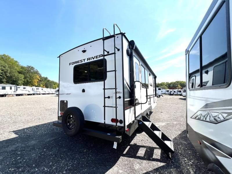 2026 East To West 2026 East To West Alta - thumbnail 11